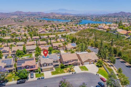 28 Del Brienza, Lake Elsinore CA  92532-0221 exterior