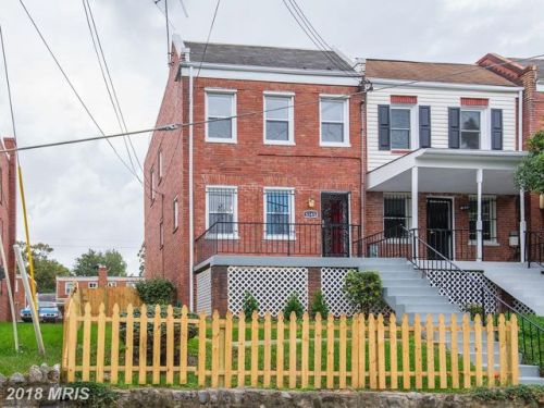 5345 Astor Pl, Washington, DC 20019-6557