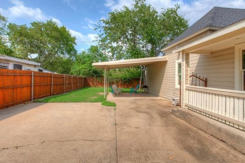 2100 Harrison Ave, Fort Worth TX  76110-1160 exterior