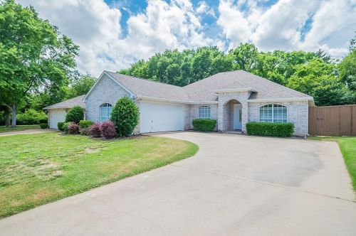 808 Kossman Dr, Denton, TX 76208-6406