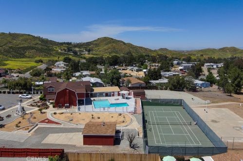 33347 Harvest Way, Wildomar CA 92595-9118 exterior