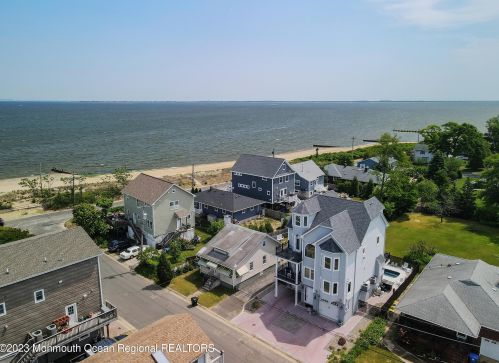 8 Benton Ave, Leonardo NJ  07737-1403 exterior