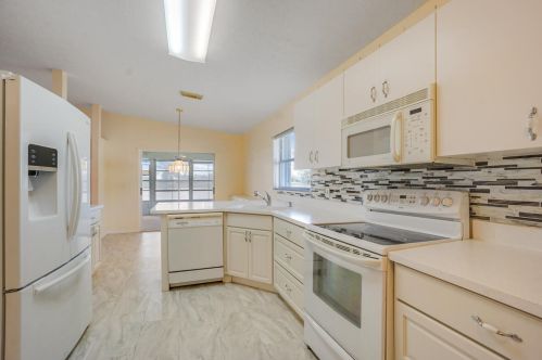 6728 Picante Cir, Fort Pierce, FL 34951-4354