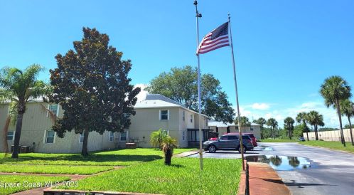 4304 London Town Rd, Titusville FL  32796-1087 exterior