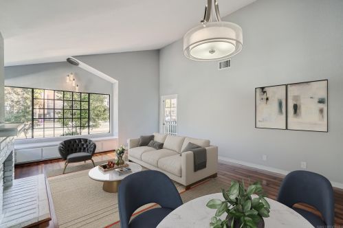 8868 Regents Rd, San Diego, CA 92122-5849