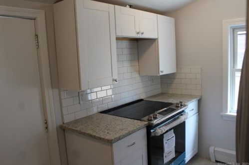 285 Jefferson St, Bridgeport CT  06607-2422 exterior