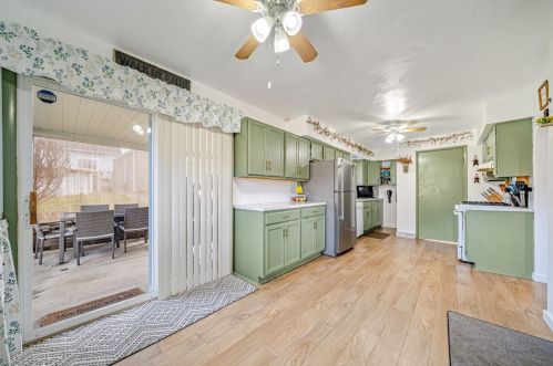 2703 Kansas St, Mckeesport PA  15132-7841 exterior