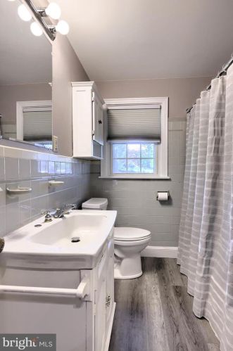 1898 Manor Ridge Dr, Lancaster PA  17603-4447 exterior