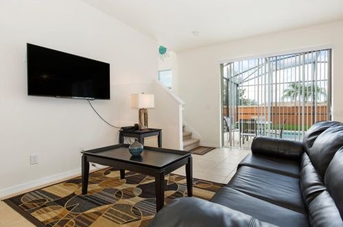 940 Las Fuentes Dr, Kissimmee, FL