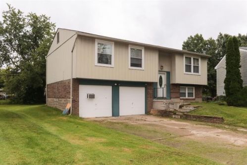 5748 Tall Oaks Dr, Milford, OH 45150-2556