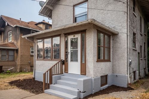 326 Shenango Blvd, Hermitage, PA 16121-1238