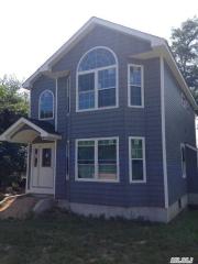 80 Redmond Ave, Bayshore, NY 11706-6812