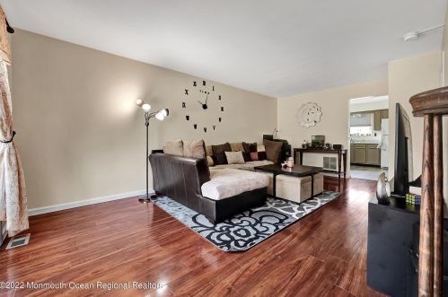 220 Samantha Ct, Bricktown, NJ 08724-7133