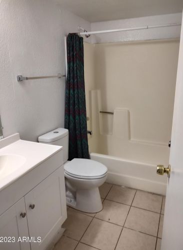 5236 Peoria Ave, Glendale AZ  85302-1621 exterior