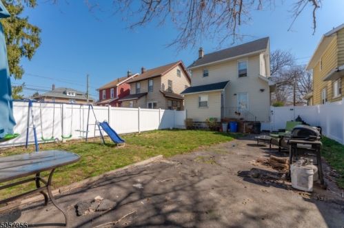 220 Locust St, Roselle Park NJ  07204-2226 exterior