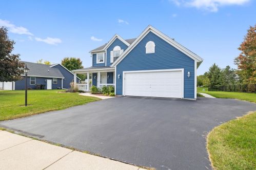 892 Summer Creek Rd, Oconomowoc, WI 53066-4163