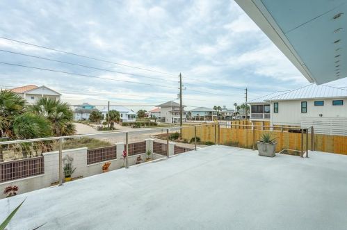 765 Gulf Bch Dr, Saint George Island FL  32328-3112 exterior