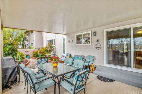 3210 Merrill Dr, Torrance CA 90503-7115 exterior