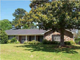 338 Swan Lake Dr, Jackson MS  39212-5338 exterior