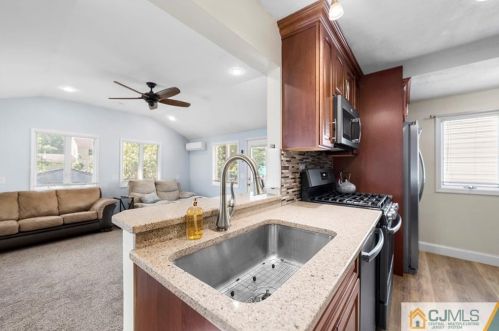 23 Victory Pl, East Brunswick NJ  08816-2232 exterior