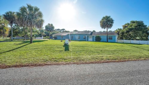 2405 45th St, Fort Pierce, FL 34946-1541