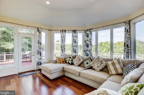 20405 Crimson Pl, Leesburg VA 20175-6362 exterior