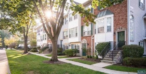 748 Pepperidge Rd, Mahwah NJ  07430-3452 exterior