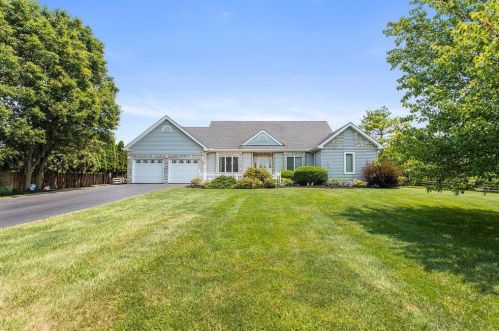 3166 Kropp Rd, Darbydale, OH 43123-8876
