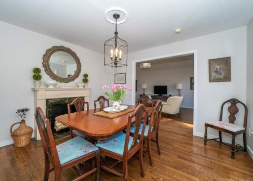 283 Mamanasco Rd, Ridgefield CT  06877-2425 exterior