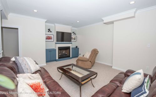 9 Maxim Ct, Jackson Twp NJ 08527-3893 exterior