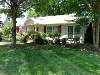 1119 Grayland St, Greensboro, NC 27408-8103