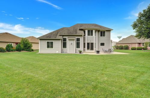 870 River Ridge Cir, Waterford, WI 53185-3391