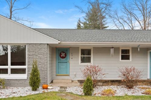 174 Turkey Hills Rd, East Granby, CT 06026-9401