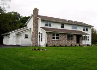15901 Darrow Rd, Vermilion, OH 44089-9614