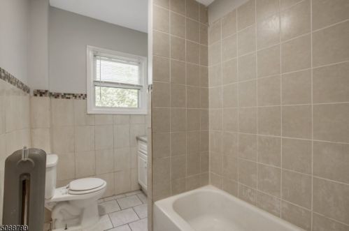 44 Oak St, East Orange NJ  07018-2822 exterior