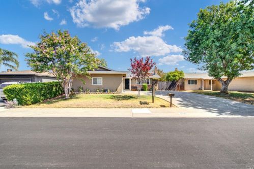 1000 F St, Liberty Farms, CA 95620-2610