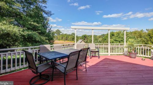 20405 Crimson Pl, Leesburg VA 20175-6362 exterior