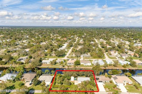 431 Joy Haven Dr, Sebastian, FL 32958-6607