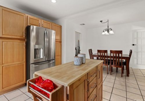 7356 Leescott Ave, Van Nuys CA  91406-2629 exterior