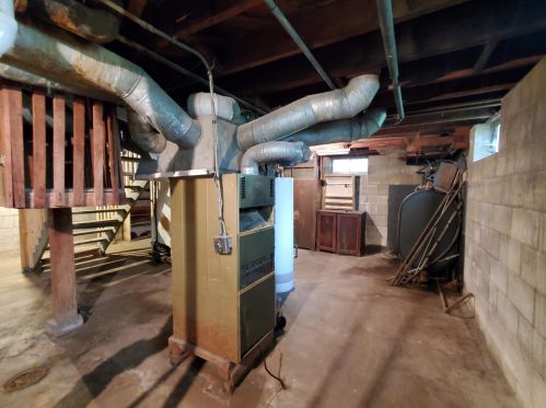 5680 60th St, Milwaukee WI  53218-2428 exterior