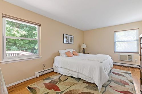 10 White Birch Dr, Crotonville NY  10562-2521 exterior