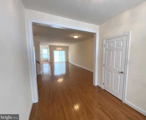 295 Deepdale Dr, Kennett Sq, PA 19348-1881