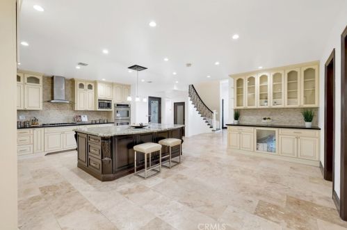 2340 Robinhood Pl, Orange CA  92867-1851 exterior