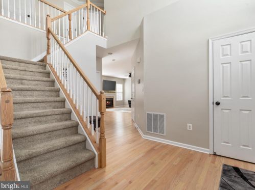 13104 Bigleaf Maple Ct, Gainesville, VA 20155-3839