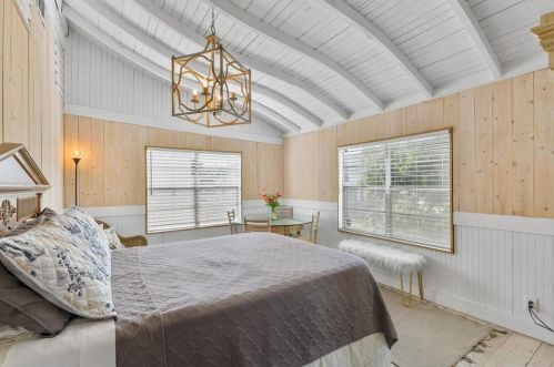 810 Winnie St, Galveston TX 77550-5133 exterior