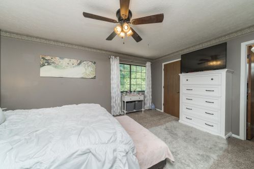 6341 Cliff Side Dr, Florence KY  41042-1105 exterior