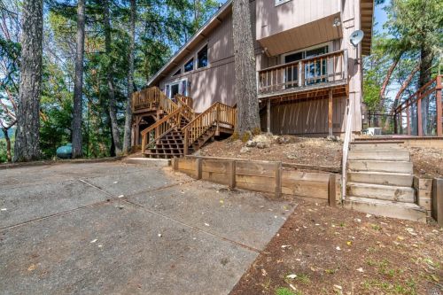 26670 Hawk Ter, Willits CA  95490-8913 exterior