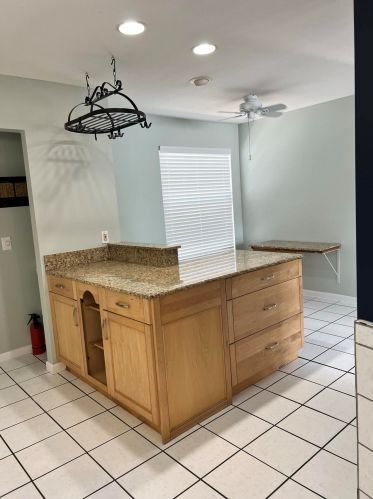 562 Eyerly Ave, Fort Pierce FL  34983-2944 exterior