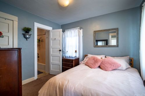 934 Washington Pl, Long Beach CA  90813-6618 exterior