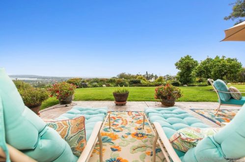 5022 Pacifica Dr, San Diego CA  92109-1502 exterior